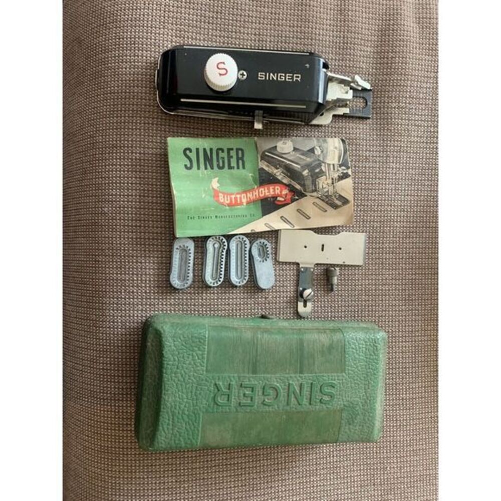 Singer Buttonholer 160506 Vintage Black Hard Case & Instructions‎